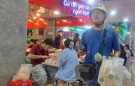 Điều gì khiến chiến dịch "săn tuần lộc" của Jollibee gây sốt trên mạng xã hội?