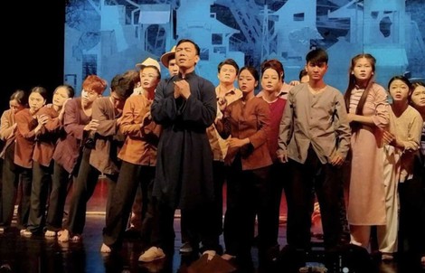 Nhạc kịch "Lửa từ Đất"