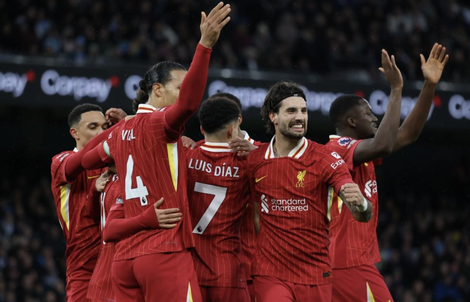 Salah chói sáng, Liverpool thắng Man City tại Etihad sau 10 năm