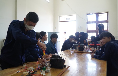 Trường CĐ, trung cấp sẽ thuộc Bộ GD-ĐT quản lý từ ngày 1-3