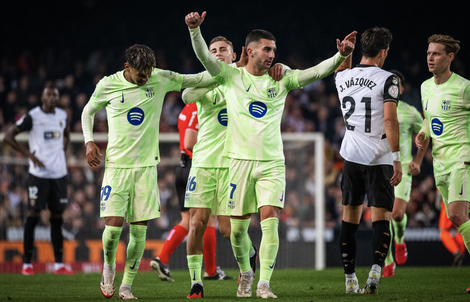 Barcelona đè bẹp Valencia, giành vé bán kết Cúp Nhà vua