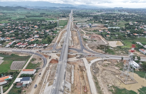 Phó Thủ tướng Lê Thanh Long kiểm tra các dự án cao tốc ở Khánh Hòa