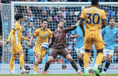 Haaland, Marmoush cùng ghi bàn, Man City mất điểm sân nhà trước Brighton