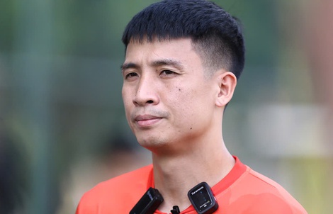 Bùi Tiến Dũng: "Ngoại binh V-League nhỉnh hơn cầu thủ nhập tịch của tuyển Campuchia"