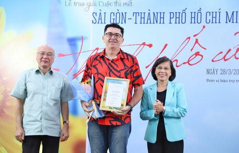 Báo Phụ nữ TP HCM trao giải cuộc thi "Thành phố của tôi"