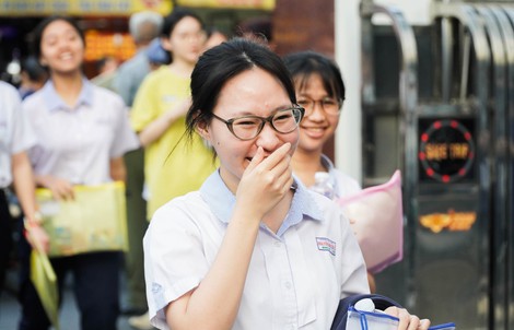 Thí sinh hồi hộp bước vào kỳ thi đánh giá năng lực của ĐHQG TP HCM