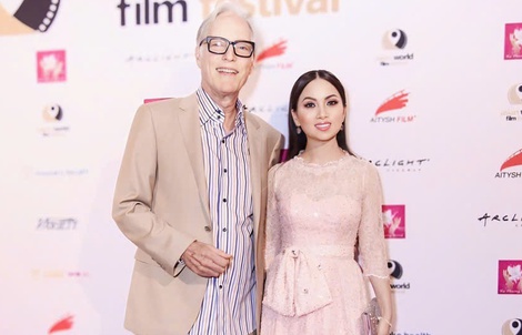 Hà Phương kể kỷ niệm về "cha Ralph" Richard Chamberlain
