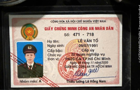 Phát hiện đối tượng nghi giả danh công an trong quá trình tuần tra, kiểm soát giao thông