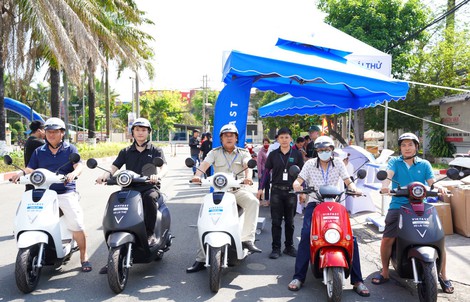 VinFast “phủ xanh” các khu công nghiệp bằng chuỗi hoạt động trải nghiệm xe máy điện siêu hấp dẫn