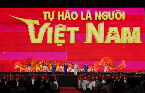 Ca khúc Khát vọng là người Việt vang lên tại Chương trình Nghệ thuật đặc biệt “Mùa Xuân thống nhất"