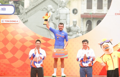 Nick Kergozou đoạt áo xanh, soán ngôi Loic Desriac chặng 3 "Cúp truyền hình HTV-Tôn Đông Á 2025"