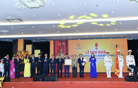 Hiệp hội Doanh nghiệp nhỏ và vừa TP Hà Nội đón nhận Huân chương Lao động hạng Nhất
