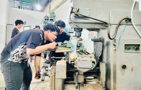 Nâng chất lượng nguồn nhân lực