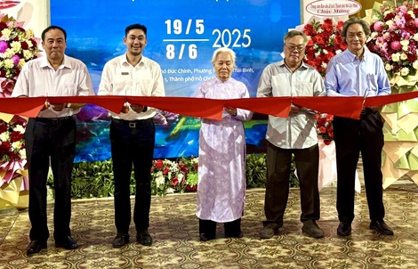 Khai mạc trưng bày tác phẩm “Kể chuyện sau ngày thống nhất”