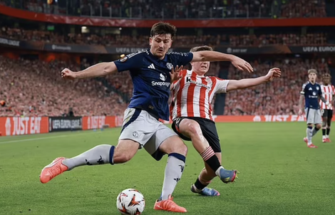 Harry Maguire kiến tạo khó tin, đá cánh cực khét tại Europa League