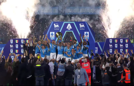 Cựu sao Man United lập đại công, Napoli lên ngôi vô địch Serie A