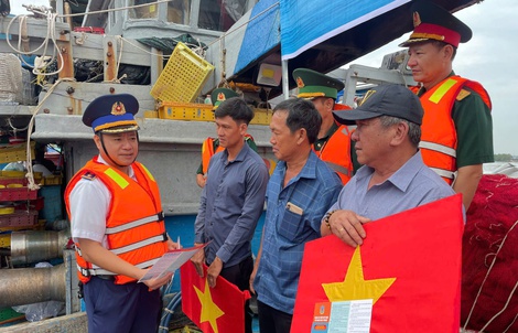 Tiếp sức ngư dân vươn khơi, giữ vững ngư trường