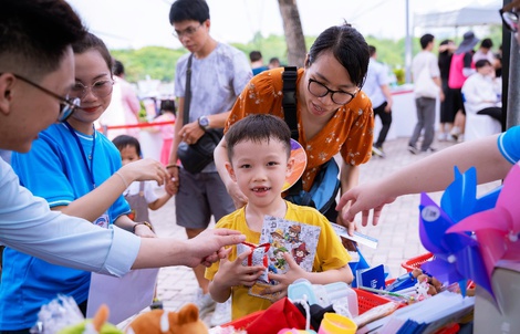 Hơn 10.000 quà tặng tại Ngày hội “Phú Mỹ Hưng hướng về trẻ em”