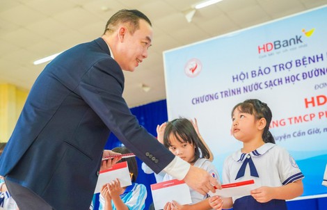 5 tháng đầu năm, HDBank tặng 2.000 căn nhà tình thương