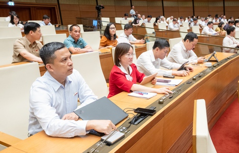 Quốc hội thông qua sửa đổi, bổ sung Hiến pháp với tỉ lệ tán thành 100%