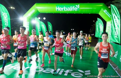 Herbalife Việt Nam cùng VnExpress Marathon Quy Nhơn 2025 lan tỏa lối sống năng động đến cộng đồng