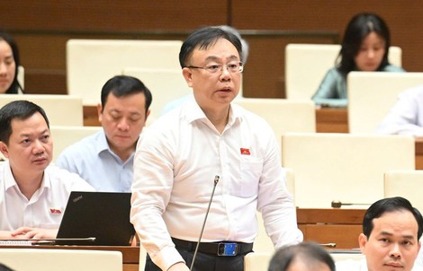 Đại biểu chất vấn Bộ trưởng GD-ĐT về giải pháp chấm dứt "kỳ thi kinh hoàng" vào lớp 10