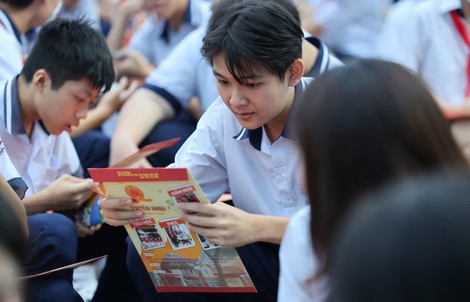 Công bố điểm thi lớp 10 tại TP HCM: Điểm chuẩn trường tốp đầu dự kiến tăng 0,5-1,5 điểm