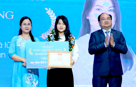 Trường Đại học Văn Hiến tiếp sức thí sinh vào đại học