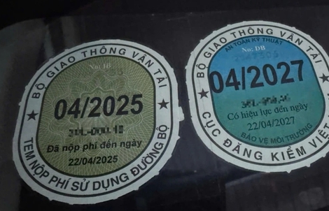 Bộ Xây dựng đề xuất bỏ tem thu phí sử dụng đường bộ dán trên ô tô