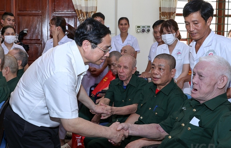 Thủ tướng chỉ đạo tiếp tục chăm lo tốt đời sống người có công với cách mạng