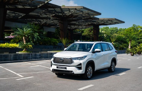 Khách hàng Việt tin tưởng gắn bó với xe hybrid, lý do là gì?