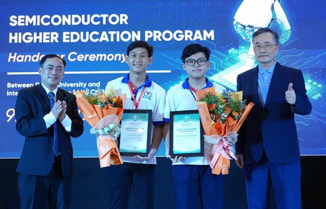 Chuyển giao chương trình đào tạo bán dẫn, sinh viên CĐ  nhận học bổng 100%
