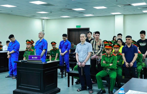Vụ dùng xe biển xanh chở ma tuý: Tuyên án tử hình 11 bị cáo