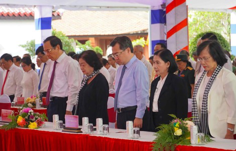 TP HCM trang trọng tổ chức Lễ giỗ Anh hùng liệt sĩ, người dân yêu nước tại Côn Đảo