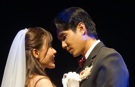 "Chạy đến ngày hôm qua" - Tình yêu và "cơm, áo, gạo, tiền" từ vở mới của Hoàng Thái Thanh