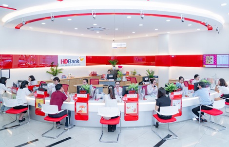 Đẩy mạnh kinh doanh số, HDBank báo lãi 6 tháng 10.068 tỉ đồng, ROE lên tới 26,5%