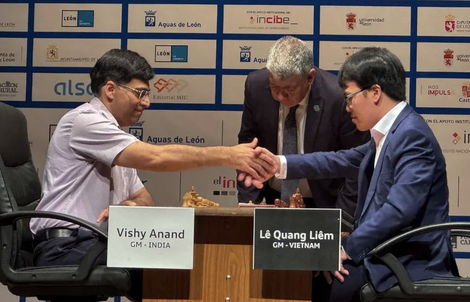 Hạ danh kỳ Anand Viswanathan, Lê Quang Liêm vô địch Leon Masters
