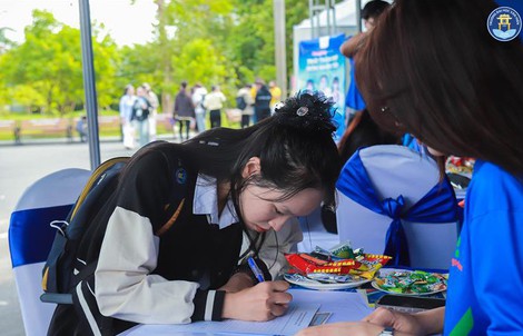 Trường ĐH Văn Hiến tổ chức “VHU JOB FAIR 2025 – Ngày hội việc làm”