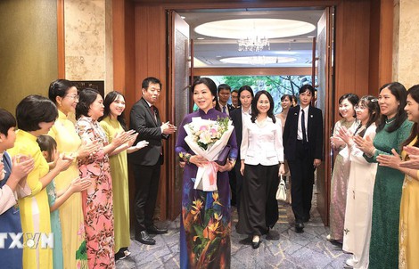 Phu nhân Ngô Phương Ly gặp mặt thân tình các cô dâu Việt Nam tại Hàn Quốc
