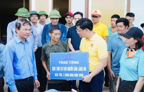 Quỹ Thiện Tâm đón nhận Huân chương Lao động hạng Nhất của Chủ tịch nước