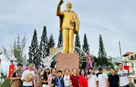 Tác giả "Vụ án Mã Ngưu" có thêm chất liệu sáng tác sau chuyến đi thực tế với nghệ sĩ TP HCM