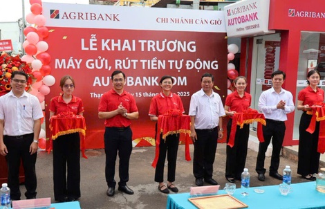 Agribank mang dịch vụ ngân hàng hiện đại thắp sáng hy vọng phát triển tại xã đảo Thạnh An