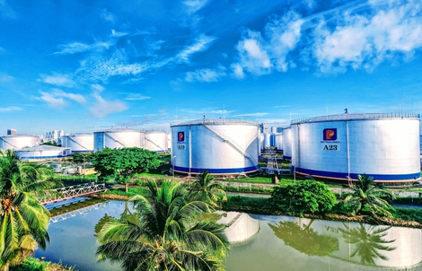 TỔNG KHO XĂNG DẦU NHÀ BÈ: 50 năm gắn liền với dòng chảy năng lượng quốc gia