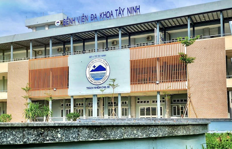 Bộ trưởng Bộ Y tế chỉ đạo khẩn vụ bé 13 tháng tử vong