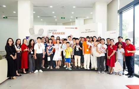 Techcombank tiếp tục kiến tạo hành trình giáo dục tài chính cho thế hệ tiếp nối vượt trội