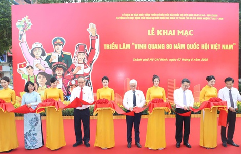 TP HCM: Khai mạc triển lãm "Vinh quang 80 năm Quốc hội Việt Nam"