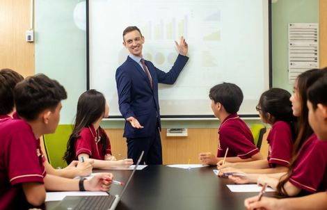 Quy định mới về dạy và học bằng tiếng nước ngoài từ 25-9