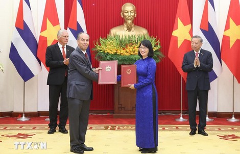 Tổng Bí thư Tô Lâm và Bí thư thứ Nhất, Chủ tịch nước Cuba chứng kiến Lễ trao các văn kiện hợp tác