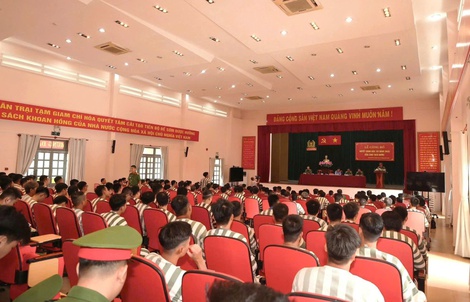 Công an TP HCM công bố quyết định đặc xá của Chủ tịch nước
