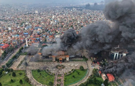 Cảnh tượng đổ nát ở Nepal sau nhiều ngày biểu tình bạo lực